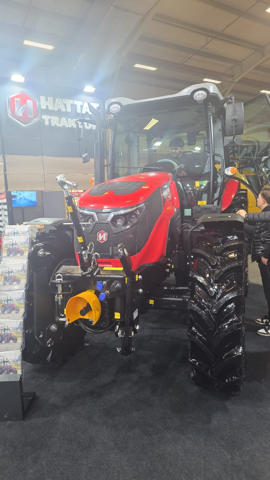 Product presentation at the Hattat Tractor stand.