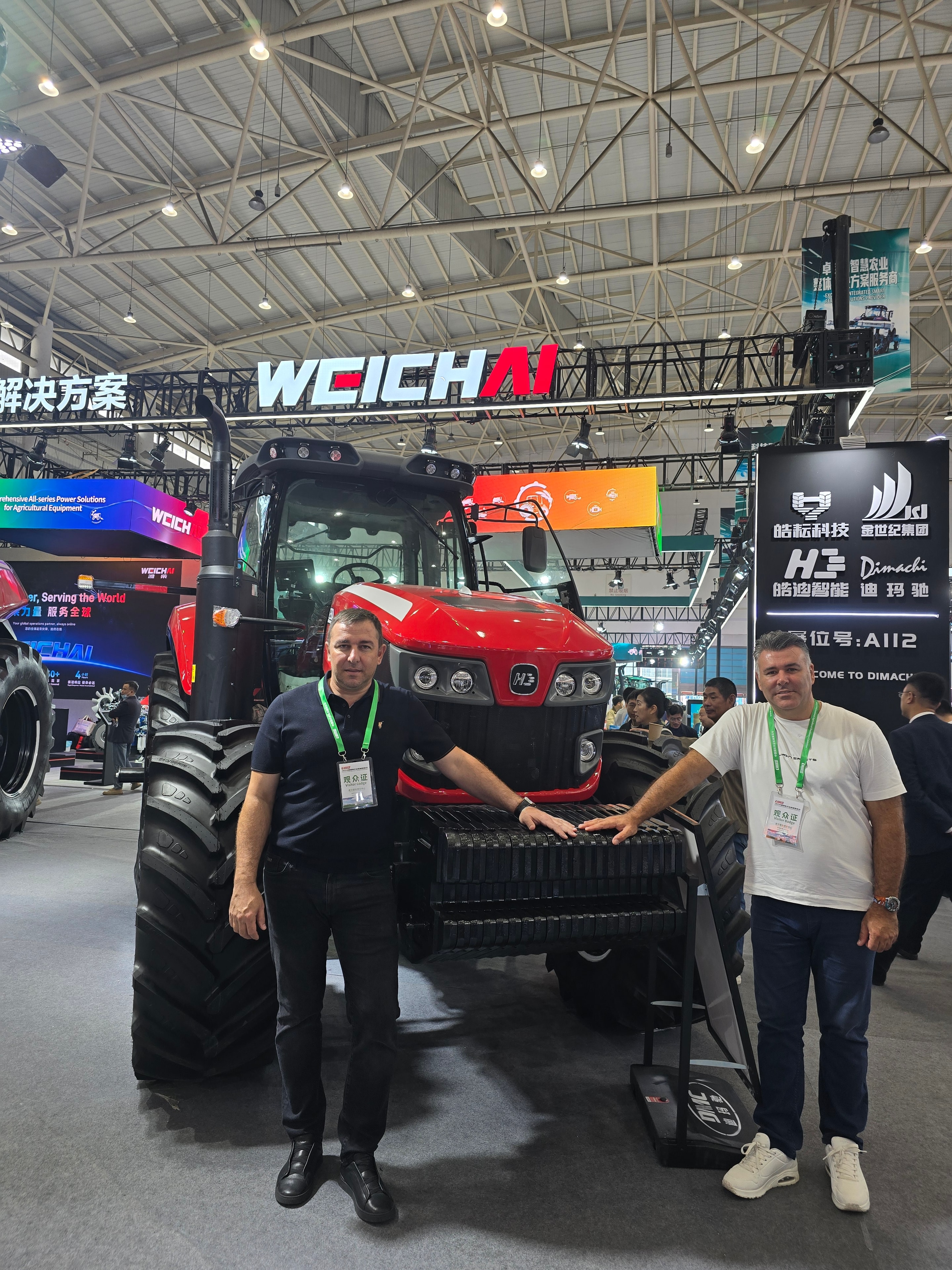 Exploring the latest agricultural machinery at CIAME 2025.